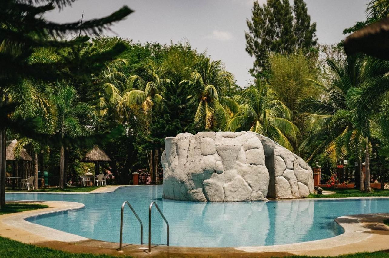 Emerald Manor Hotel Olongapo Exterior photo